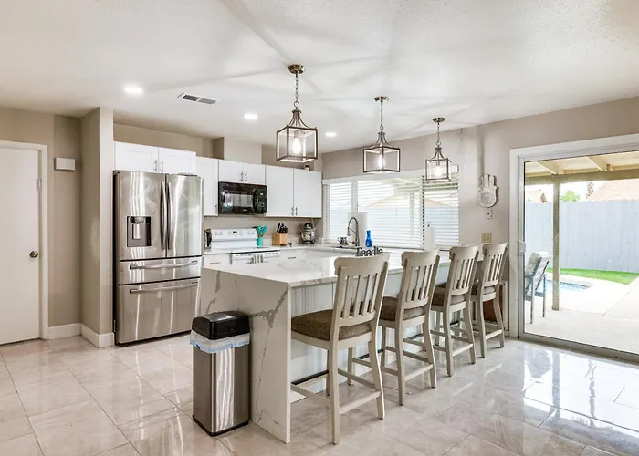 Backyard Oasis! Family-friendly Retreat *