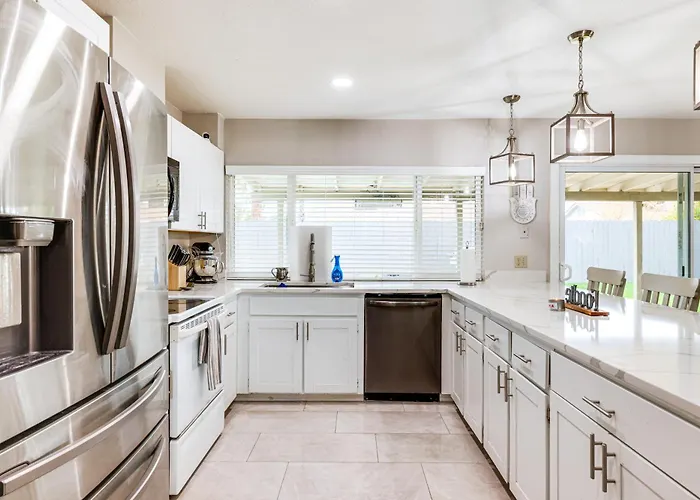 Backyard Oasis! Family-friendly Retreat *